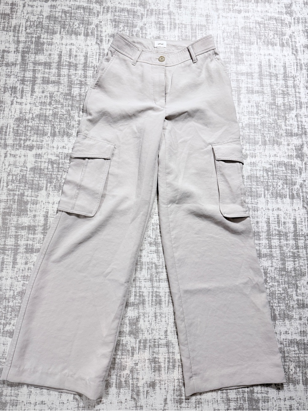 Aritzia Wilfred HRise Wide-Leg Cargo Pants in Beige Size 2 L40, Inseam 30